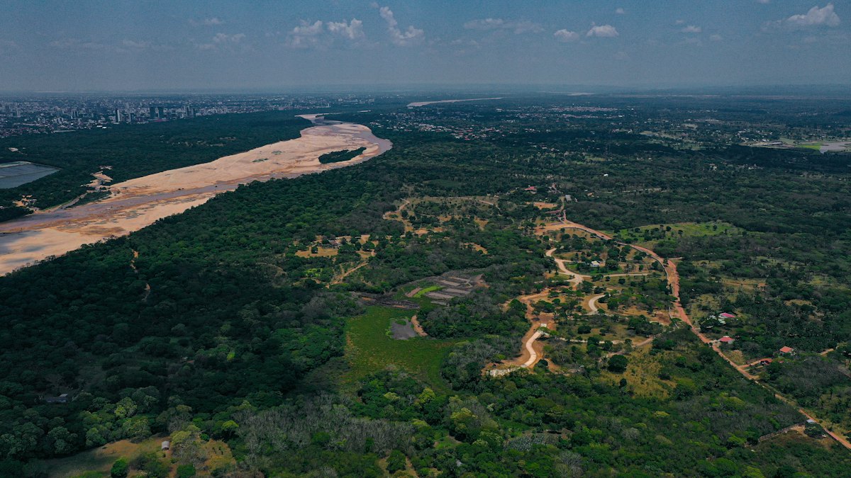 The Longest Rivers in the World, and the Argument About First Place